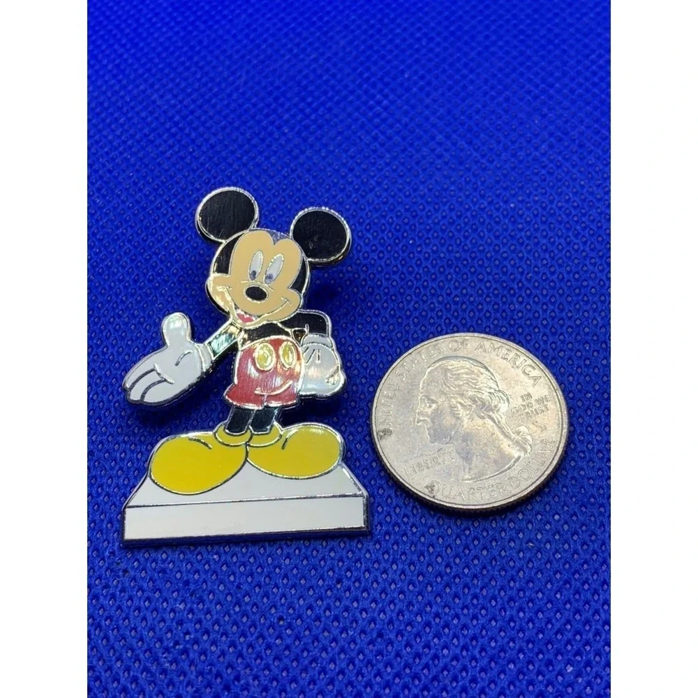 2009 Mickey Mouse CAST ONLY Disney trading pin